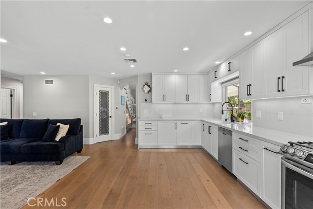 Detail Gallery Image 28 of 75 For 25880 Parma Ct, Valencia,  CA 91355 - 4 Beds | 3 Baths