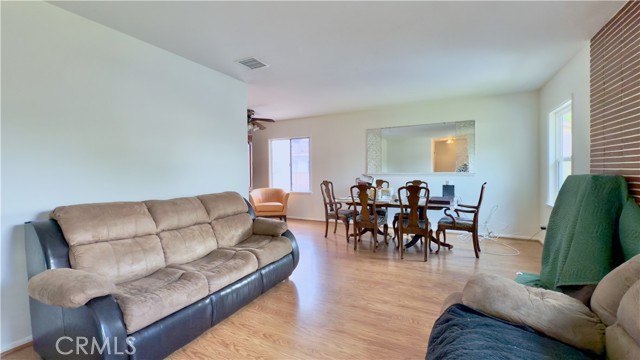 Detail Gallery Image 8 of 33 For 11806 Neenach St, Sun Valley,  CA 91352 - 3 Beds | 2 Baths