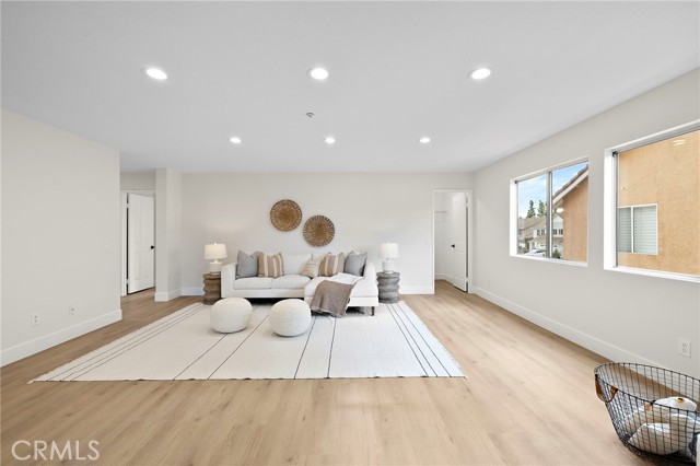 Detail Gallery Image 35 of 62 For 17 Rhode Island, Irvine,  CA 92606 - 5 Beds | 3 Baths