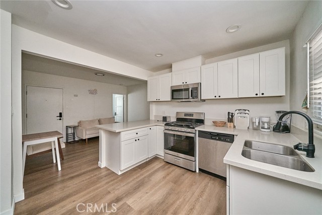 Detail Gallery Image 7 of 19 For 8734 Ramsgate, Los Angeles,  CA 90045 - 4 Beds | 4 Baths