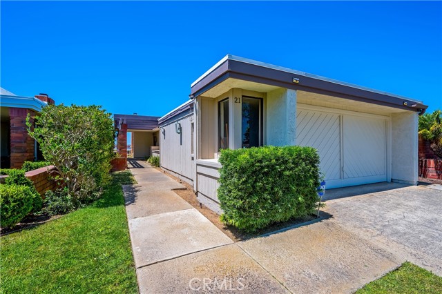 21 Beachcomber Drive, Corona del Mar CA: https://media.crmls.org/medias/9f70622d-4fe3-4a75-a875-c41324b1dbb8.jpg