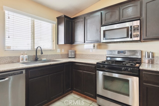Detail Gallery Image 13 of 37 For 8865 7th St, Phelan,  CA 92392 - 3 Beds | 2 Baths