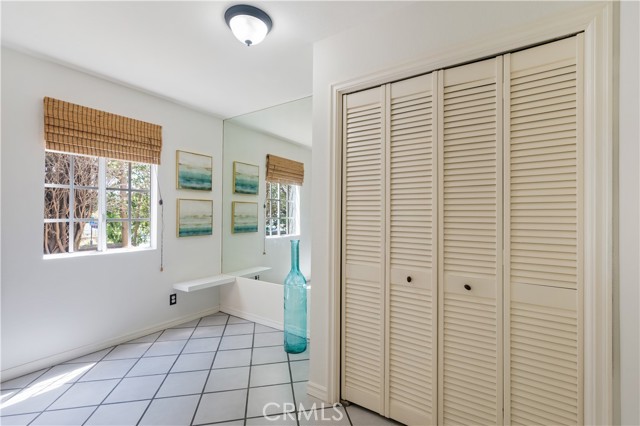 2006 Aviation Way, Redondo Beach CA: https://media.crmls.org/medias/9f722a1f-b830-4fff-8223-1af83e917a71.jpg