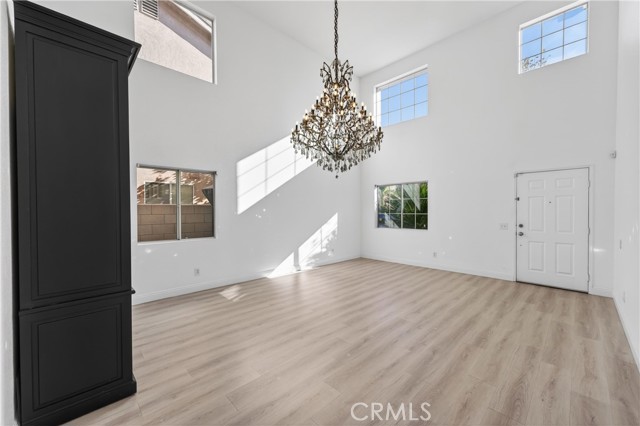 Detail Gallery Image 4 of 39 For 15552 Caravelle, Fontana,  CA 92336 - 4 Beds | 2/1 Baths