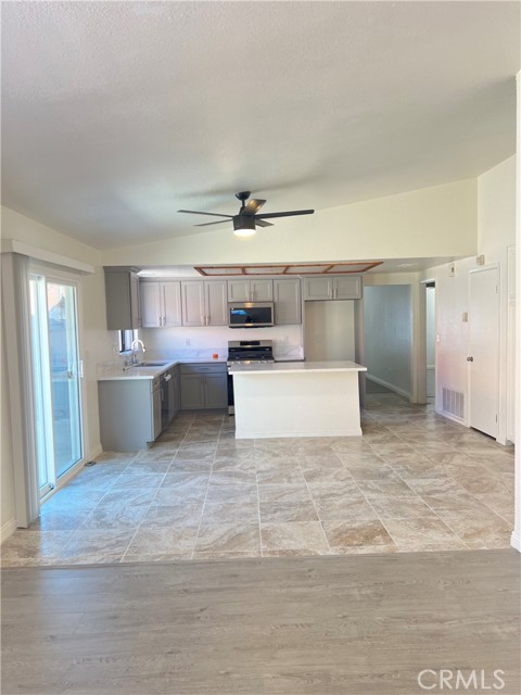 Detail Gallery Image 27 of 38 For 3025 E Avenue #1,  Palmdale,  CA 93550 - 3 Beds | 2 Baths