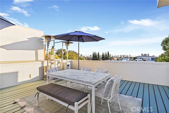 Detail Gallery Image 30 of 36 For 6072 W Studio Ct, Los Angeles,  CA 90038 - 3 Beds | 3/1 Baths