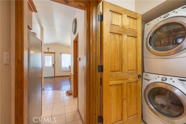 Detail Gallery Image 10 of 21 For 209 W Meadow Ln, Big Bear City,  CA 92314 - 3 Beds | 2 Baths