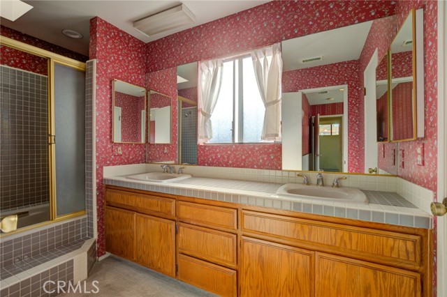 693 19th Street, Manhattan Beach, California 90266, 5 Bedrooms Bedrooms, ,1 BathroomBathrooms,Residential,Sold,19th,SB21194757