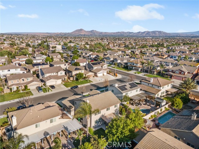 6347 Lyndsey Street, Eastvale CA: https://media.crmls.org/medias/9f76d82e-59d1-4f48-9689-8077fd97fda2.jpg