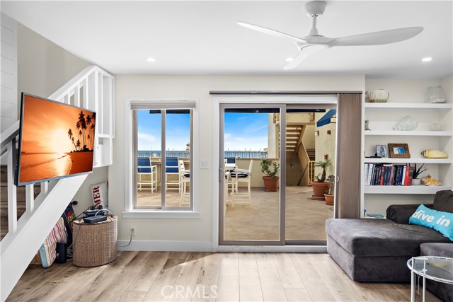 Detail Gallery Image 4 of 54 For 711 Pacific Coast #330,  Huntington Beach,  CA 92648 - 3 Beds | 2 Baths