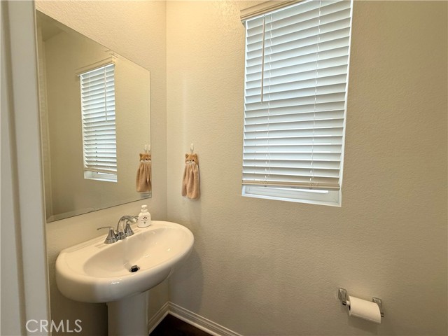 8543 Midway Lane, Chino CA: https://media.crmls.org/medias/9f7748e8-cfd8-44a4-8aa1-339c963e3ccc.jpg