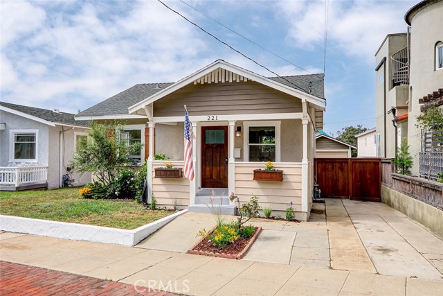221 S Guadalupe