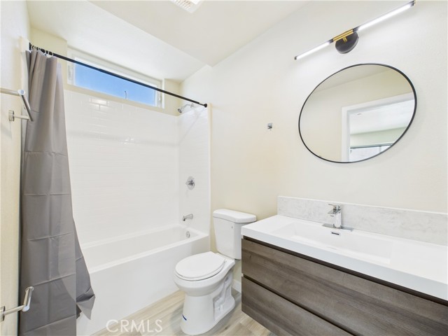 8457 Langdon, North Hills CA: https://media.crmls.org/medias/9f77a575-e036-4e2a-bd06-3c90a24bef47.jpg