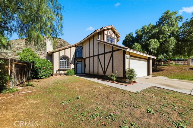 Detail Gallery Image 2 of 51 For 14988 Long View Dr, Fontana,  CA 92337 - 4 Beds | 3 Baths