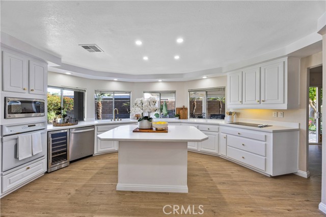 Front Image Thumbnail for CRDW25160137