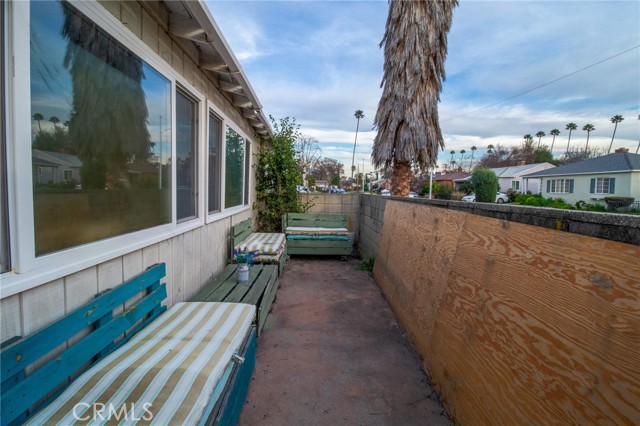 2484 Hanning Avenue, Altadena CA: https://media.crmls.org/medias/9f7a27ab-80fd-416d-a8fa-bb49574cf06d.jpg