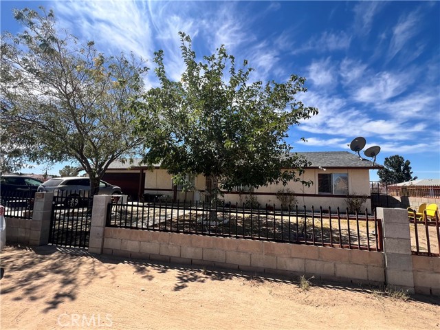 9660 Peach Avenue, California City CA: https://media.crmls.org/medias/9f7ab1d4-e6fd-4a7d-95d8-b670ca1c0a10.jpg