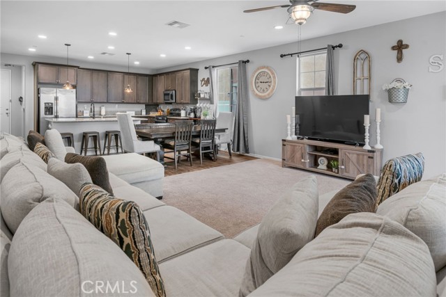 Detail Gallery Image 14 of 34 For 582 Clarence Muse Loop, Perris,  CA 92570 - 4 Beds | 2 Baths