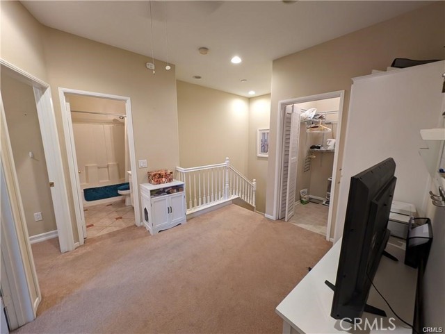 Detail Gallery Image 9 of 14 For 27976 Trillium Ln, Valencia,  CA 91354 - 3 Beds | 3 Baths