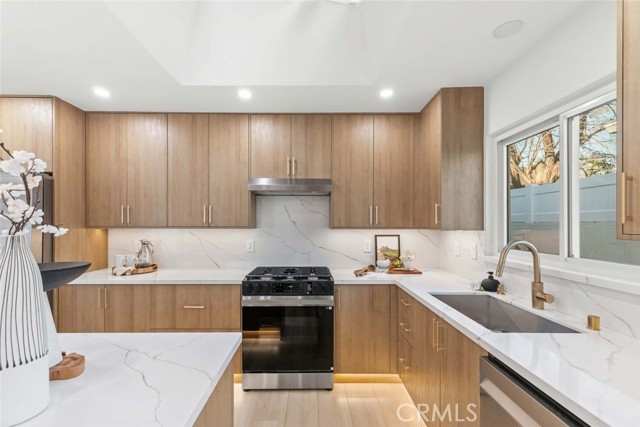 Detail Gallery Image 25 of 72 For 8633 Le Berthon St, Sunland,  CA 91040 - 5 Beds | 3 Baths