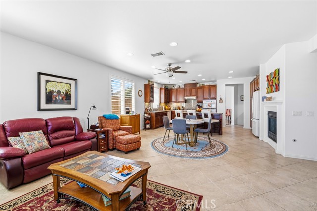 Detail Gallery Image 17 of 64 For 520 Olazabal, Hemet,  CA 92545 - 3 Beds | 3 Baths