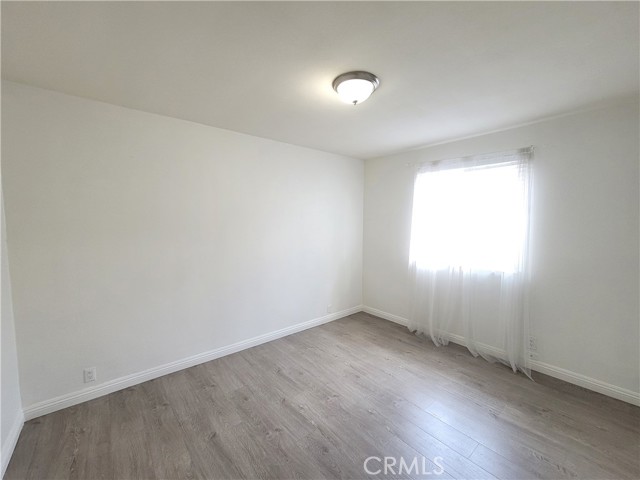 17557 Lemay Place, Lake Balboa CA: https://media.crmls.org/medias/9f7c6a49-85be-4776-9c42-c02934dc7820.jpg