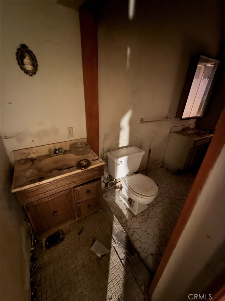 https://media.crmls.org/medias/9f7c8c72-64d3-4141-a51f-8720ab585279.jpg?preset=X-Large