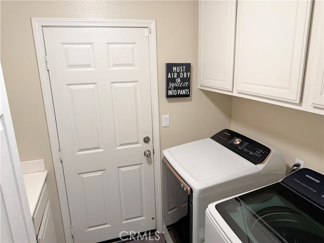 15767 Buck Point Lane, Fontana CA: https://media.crmls.org/medias/9f7c8d88-7525-4e4b-8574-24296d08a862.jpg