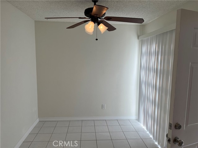 16781 Green Ln., Huntington Beach CA: https://media.crmls.org/medias/9f7ca0d7-1bf7-4224-b338-1726202a8054.jpg