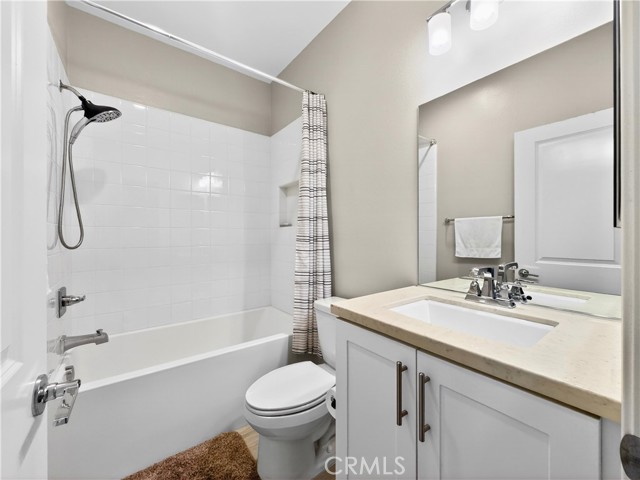 Detail Gallery Image 19 of 25 For 16901 Airport Circle #107,  Huntington Beach,  CA 92649 - 3 Beds | 2/2 Baths