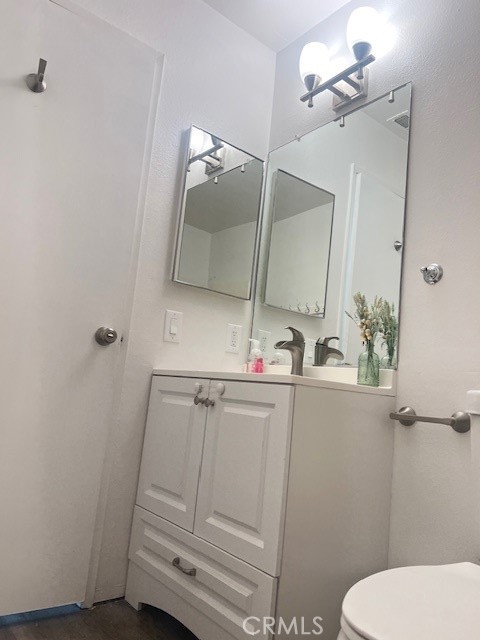 Detail Gallery Image 19 of 37 For 18209 Sierra #30,  Canyon Country,  CA 91351 - 2 Beds | 2 Baths