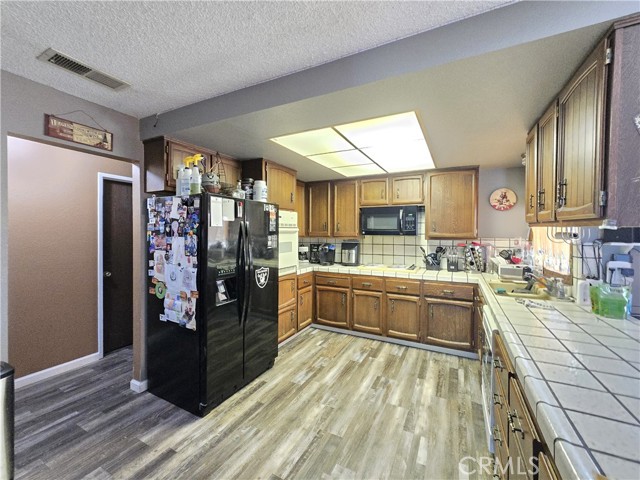 Detail Gallery Image 4 of 16 For 3110 Vickie Ct, Merced,  CA 95340 - 3 Beds | 2 Baths