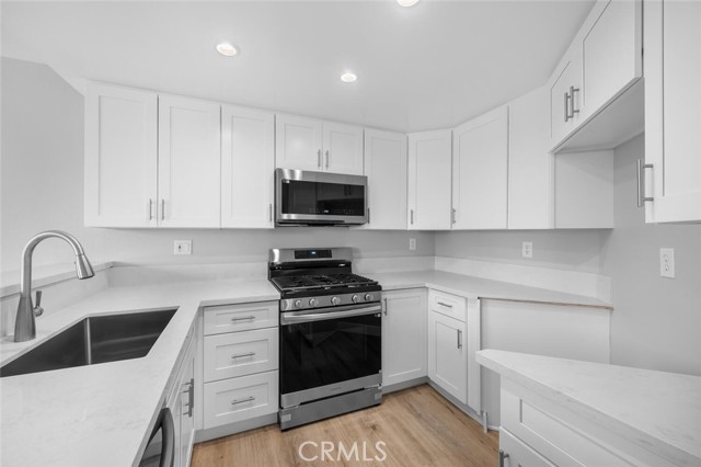 645 Chestnut Avenue, Long Beach CA: https://media.crmls.org/medias/9f7d9605-0ee1-4fc9-ae56-67ca7ea972e8.jpg
