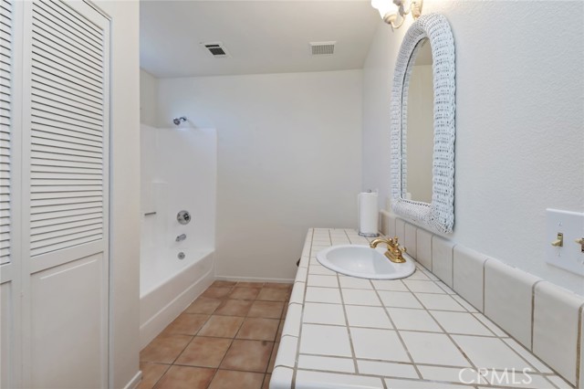 19229 Pine, Apple Valley CA: https://media.crmls.org/medias/9f7dc88d-9cb2-4bef-bf20-1e05dec8c661.jpg