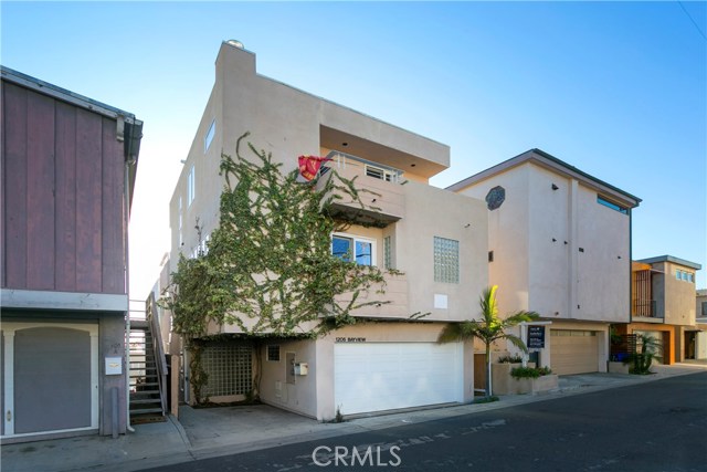 1205 Bayview Drive, Manhattan Beach, California 90266, 3 Bedrooms Bedrooms, ,3 BathroomsBathrooms,Residential,Sold,Bayview,SB17054193