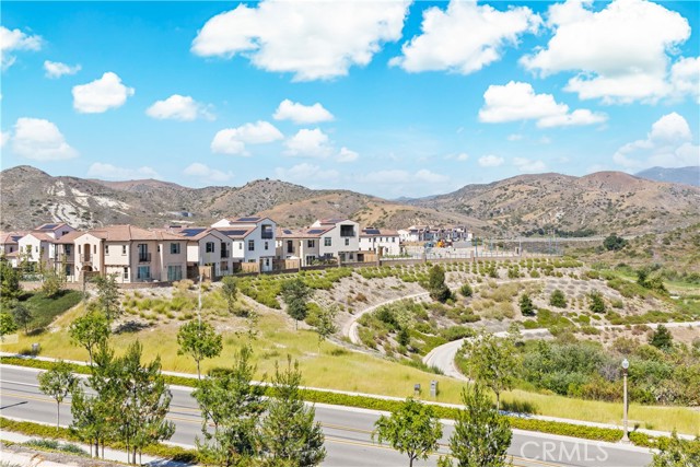 130 Mossvine, Irvine CA: https://media.crmls.org/medias/9f7dcdf7-ce12-4de5-9ce2-05dbfe3fc487.jpg