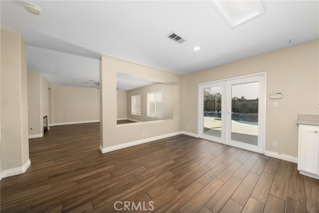 23306 Daisy Drive, Corona CA: https://media.crmls.org/medias/9f7deac5-bac6-4c0b-9a62-6d1692c02251.jpg