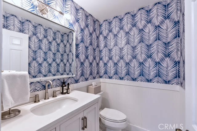 Detail Gallery Image 15 of 20 For 240 S Broadway #4,  Redondo Beach,  CA 90277 - 2 Beds | 2/1 Baths
