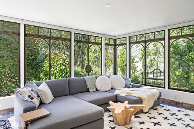 Detail Gallery Image 20 of 45 For 464 Holly, Laguna Beach,  CA 92651 - 4 Beds | 3/1 Baths