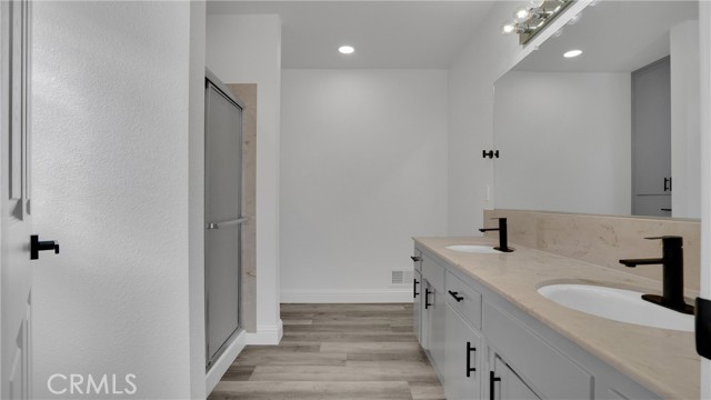 Image 18 of 28 For 2060 Loyola Way