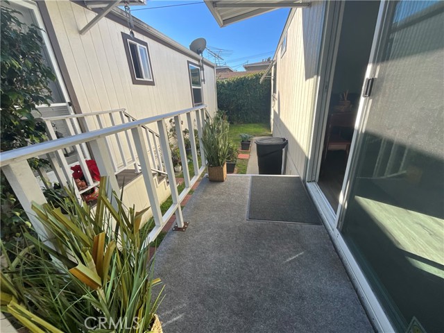 Detail Gallery Image 4 of 13 For 2060 Newport Blvd, Costa Mesa,  CA 92627 - 1 Beds | 1 Baths