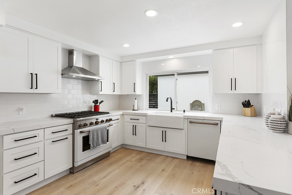 9f7f03dc 0a34 4bfa 9e59 F3997ee354a9