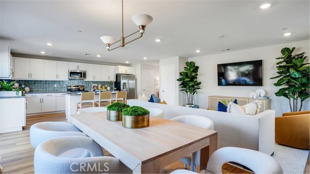 Detail Gallery Image 4 of 20 For 14156 Serene Skies Ct, Jurupa Valley,  CA 92509 - 3 Beds | 2/1 Baths