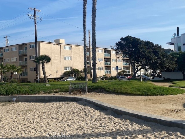 Detail Gallery Image 15 of 15 For 15 15th St #22,  Hermosa Beach,  CA 90254 - 2 Beds | 2 Baths