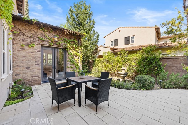 31 Prairie, Irvine CA: https://media.crmls.org/medias/9f811943-3b5f-4ebc-a436-b1e1a368456d.jpg