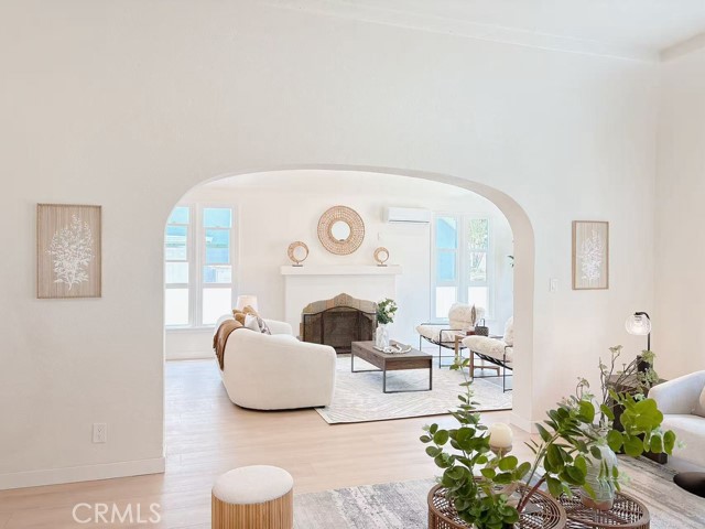 https://media.crmls.org/medias/9f81a4ff-d817-4e90-b749-4779cb7276a1.jpg?preset=X-Large