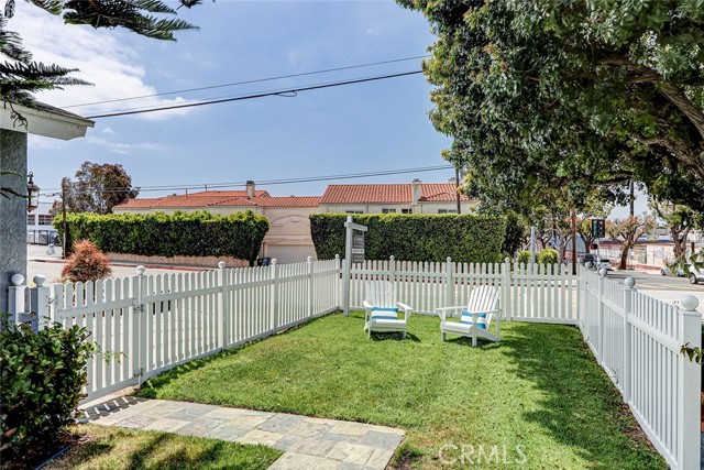 312 N Prospect Avenue, Redondo Beach CA: https://media.crmls.org/medias/9f81abf6-26b7-45af-816a-926d757a5145.jpg