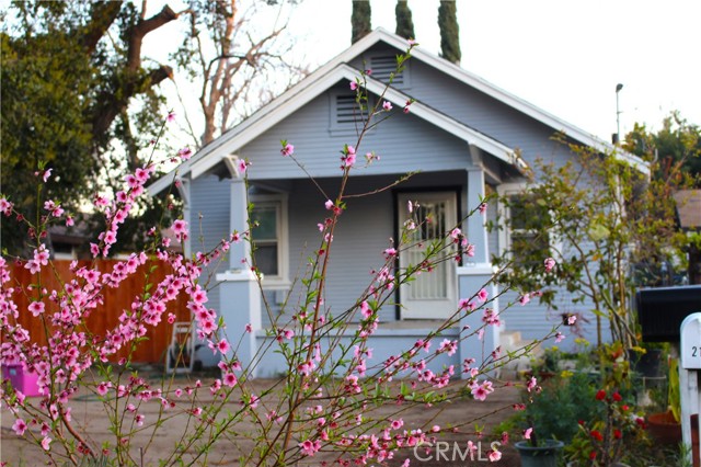 Detail Gallery Image 1 of 1 For 211 E Belmont St, Ontario,  CA 91761 - 2 Beds | 1 Baths