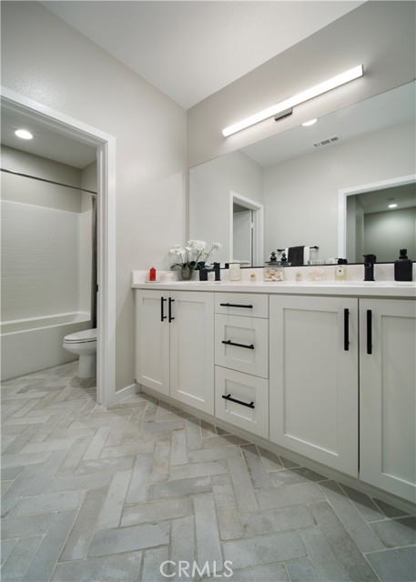 330 Ford Road, Costa Mesa CA: https://media.crmls.org/medias/9f83344b-1ee6-461b-b250-8f54714465a1.jpg