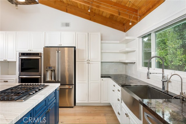 Detail Gallery Image 3 of 40 For 18826 Winnwood, Santa Ana,  CA 92705 - 3 Beds | 2 Baths